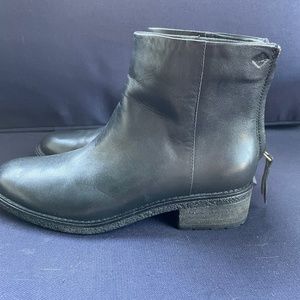 Sperry Maya Belle black ankle boot